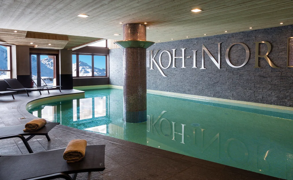 Piscine intérieure de la Résidence Koh-I Nor